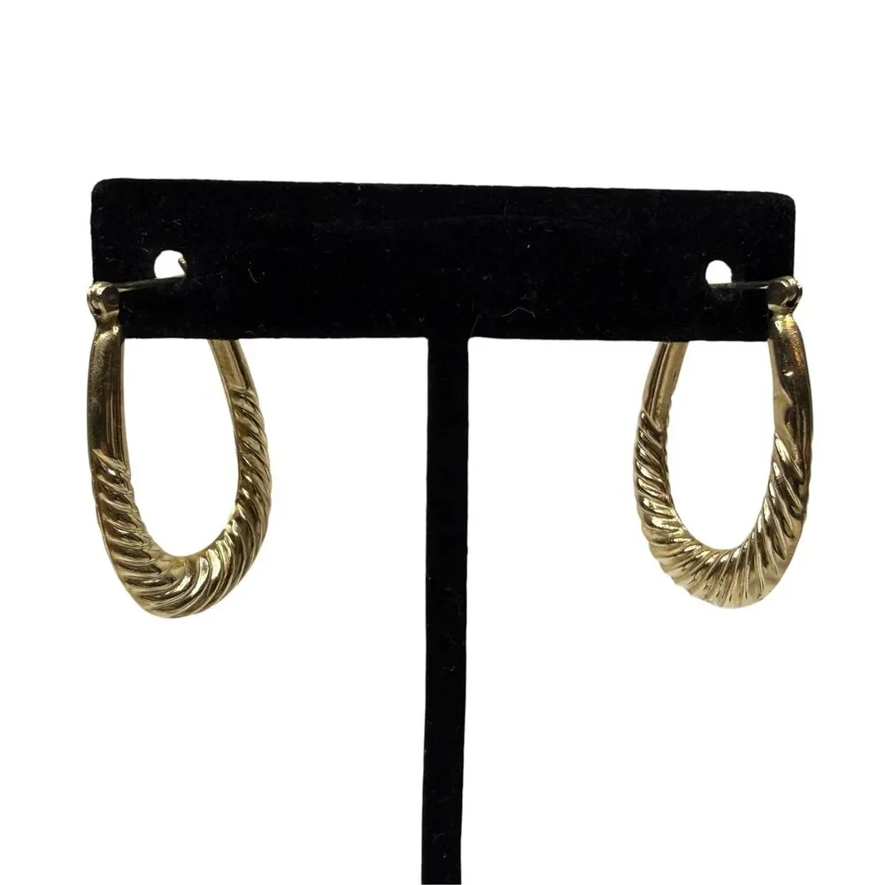 Textured Gold Tone Oval Hoop Earrings Fashion Jewelry Hinged Closure 1.5